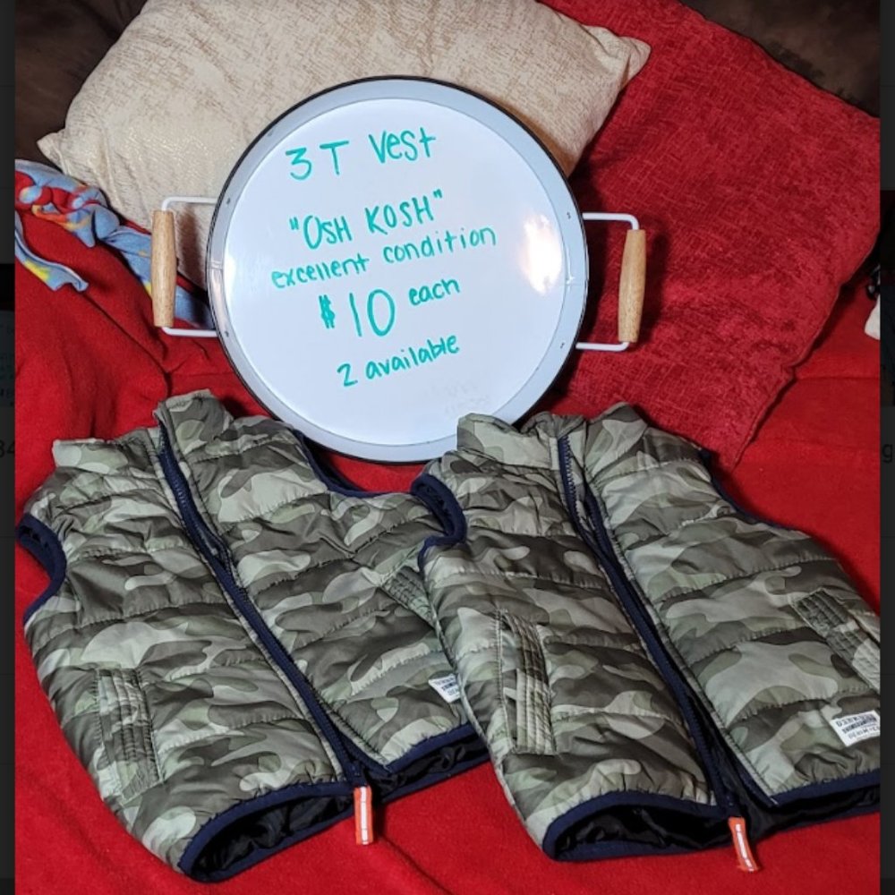 2- 3T puffer vest camo